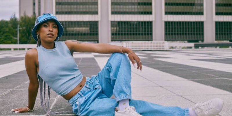 7 Simple Looks That Always Flatter on Camera (Plus Posing Tips)